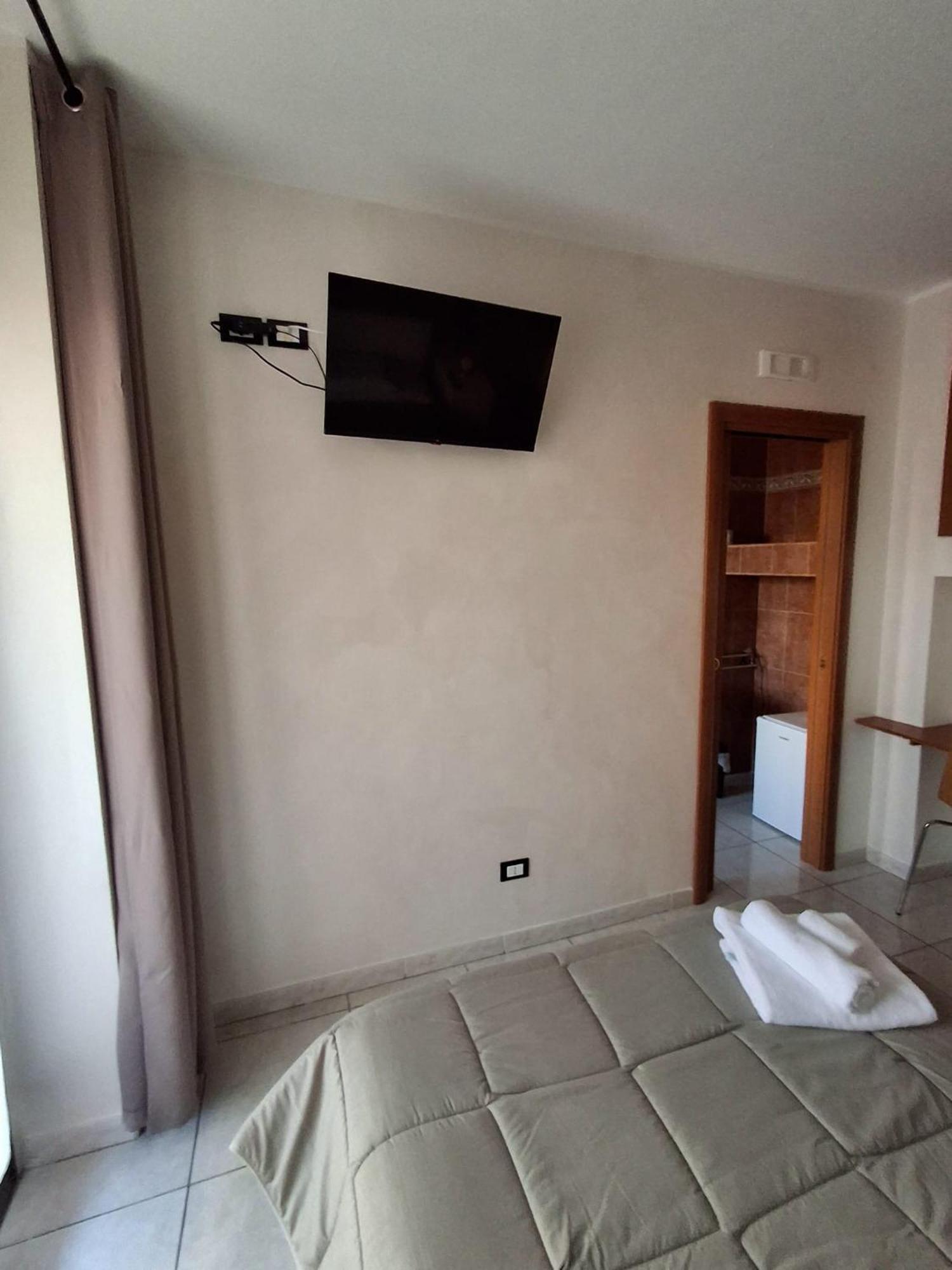 Affittacamere Da Rocco Lesina Exterior photo