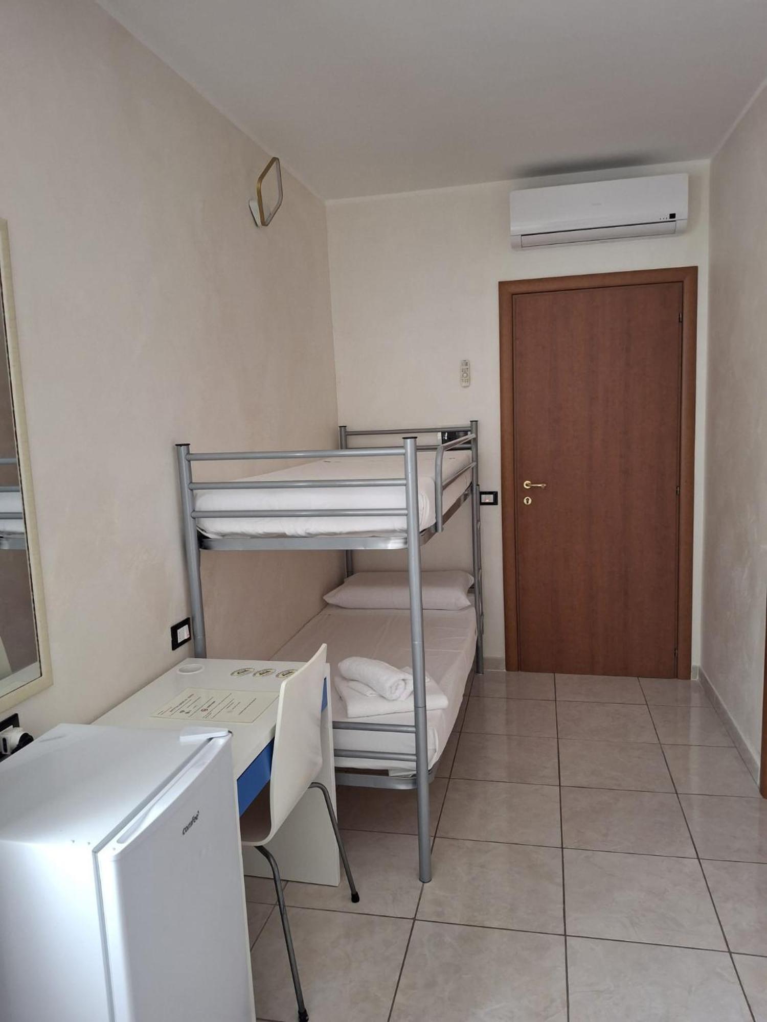 Affittacamere Da Rocco Lesina Exterior photo